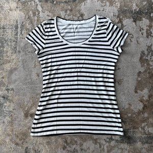 Apt. 9 Black & White Striped Scoop Neck Tee Size Medium